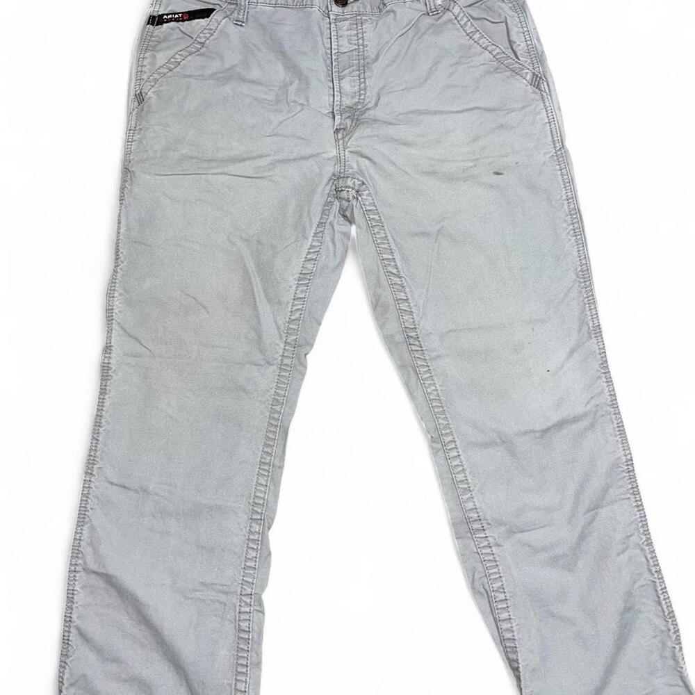 Grey Ariat low rise straight leg jeans #westernstyle
